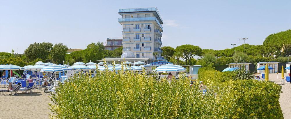 Hotel La Brezza Frontemare Jesolo Extérieur photo