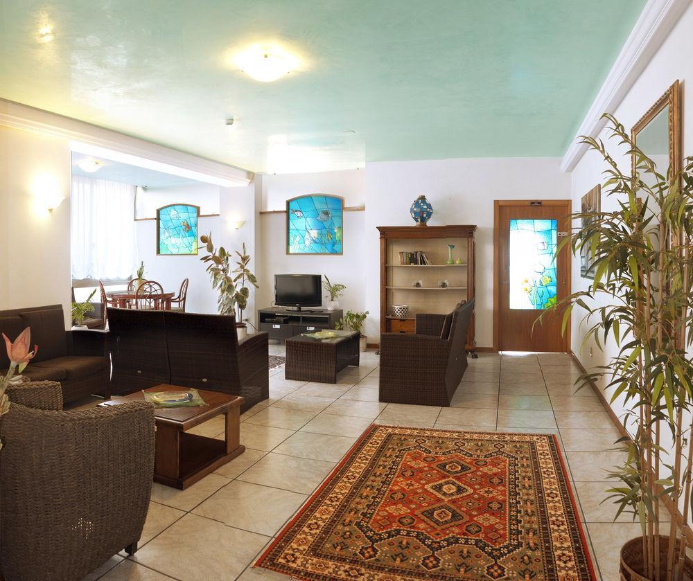 Hotel La Brezza Frontemare Jesolo Extérieur photo