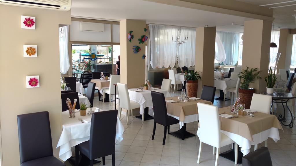 Hotel La Brezza Frontemare Jesolo Extérieur photo