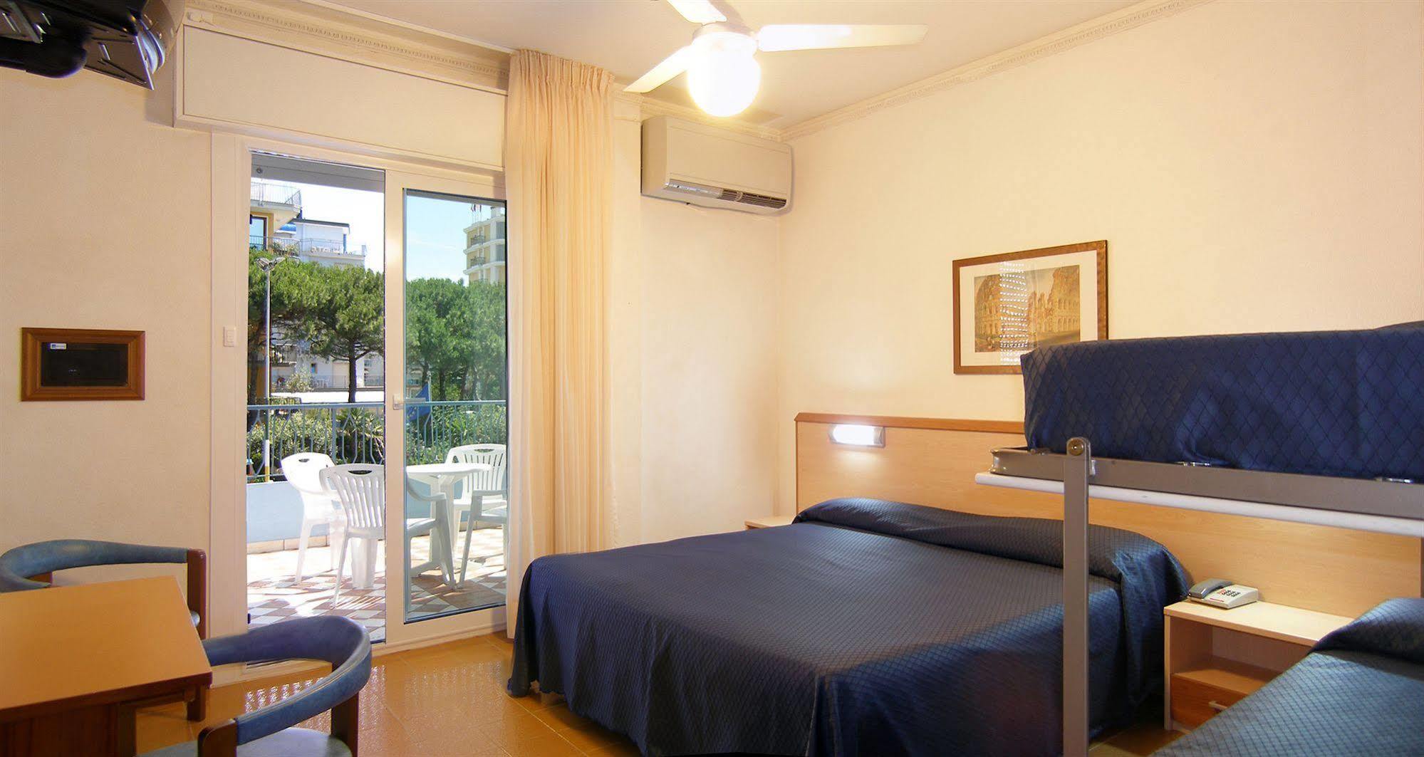 Hotel La Brezza Frontemare Jesolo Extérieur photo