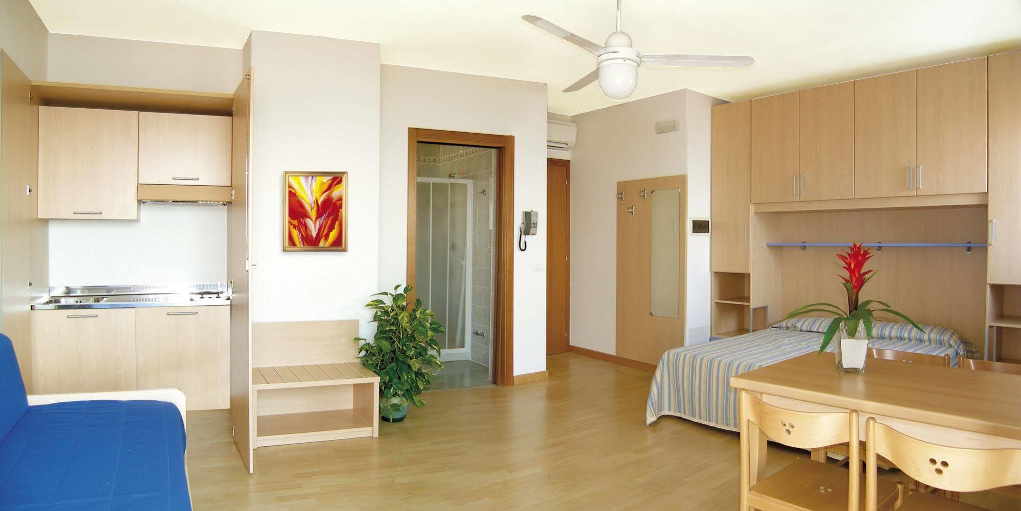 Hotel La Brezza Frontemare Jesolo Extérieur photo