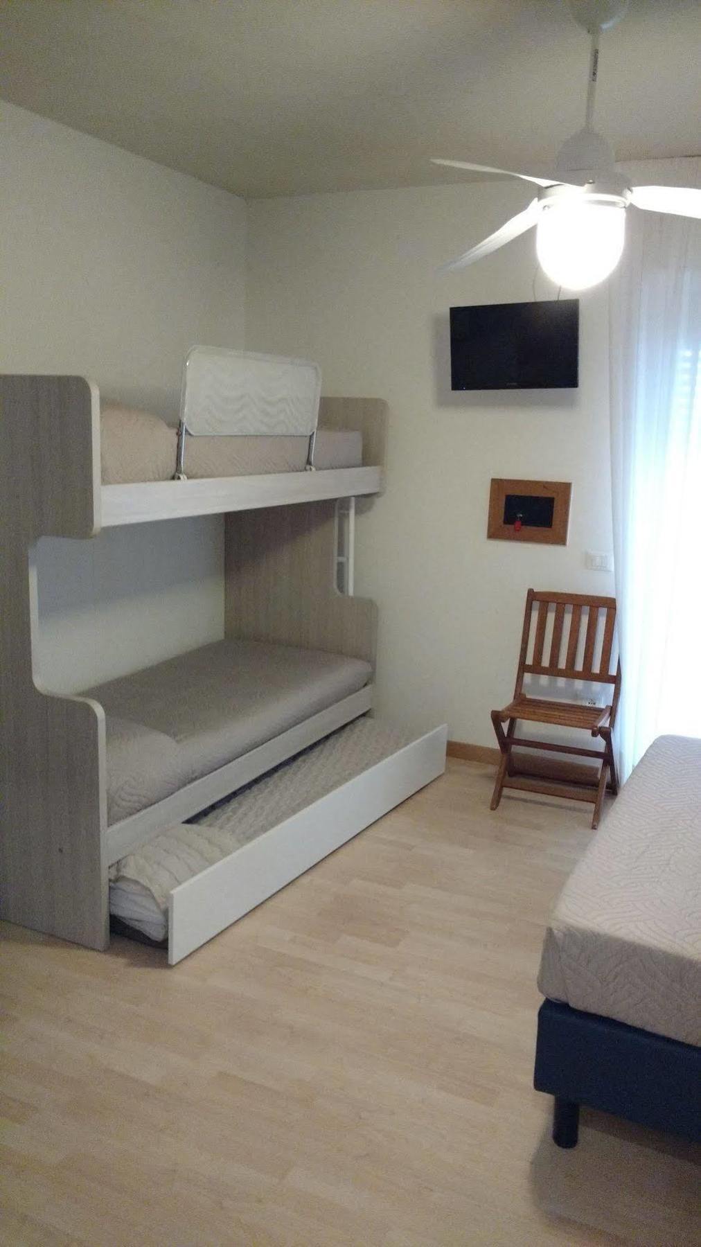 Hotel La Brezza Frontemare Jesolo Extérieur photo