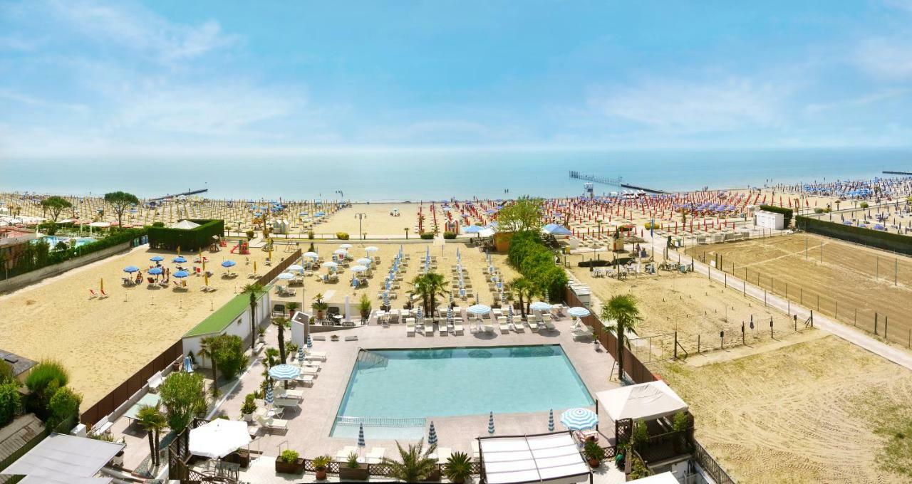 Hotel La Brezza Frontemare Jesolo Extérieur photo
